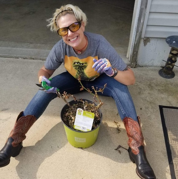 Meet your Posher, LMo - Picture 2 of 3